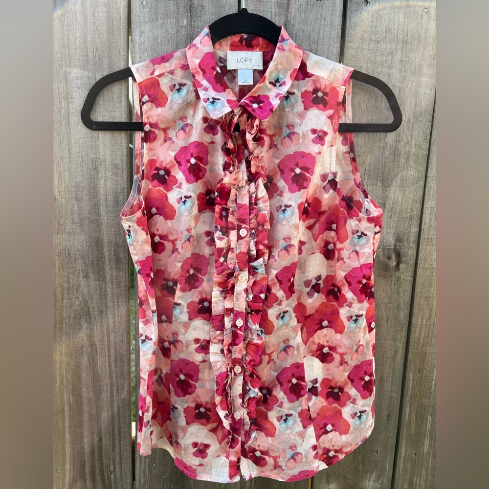 Loft Hibiscus Flower Sleeveless Blouse (Size SP)